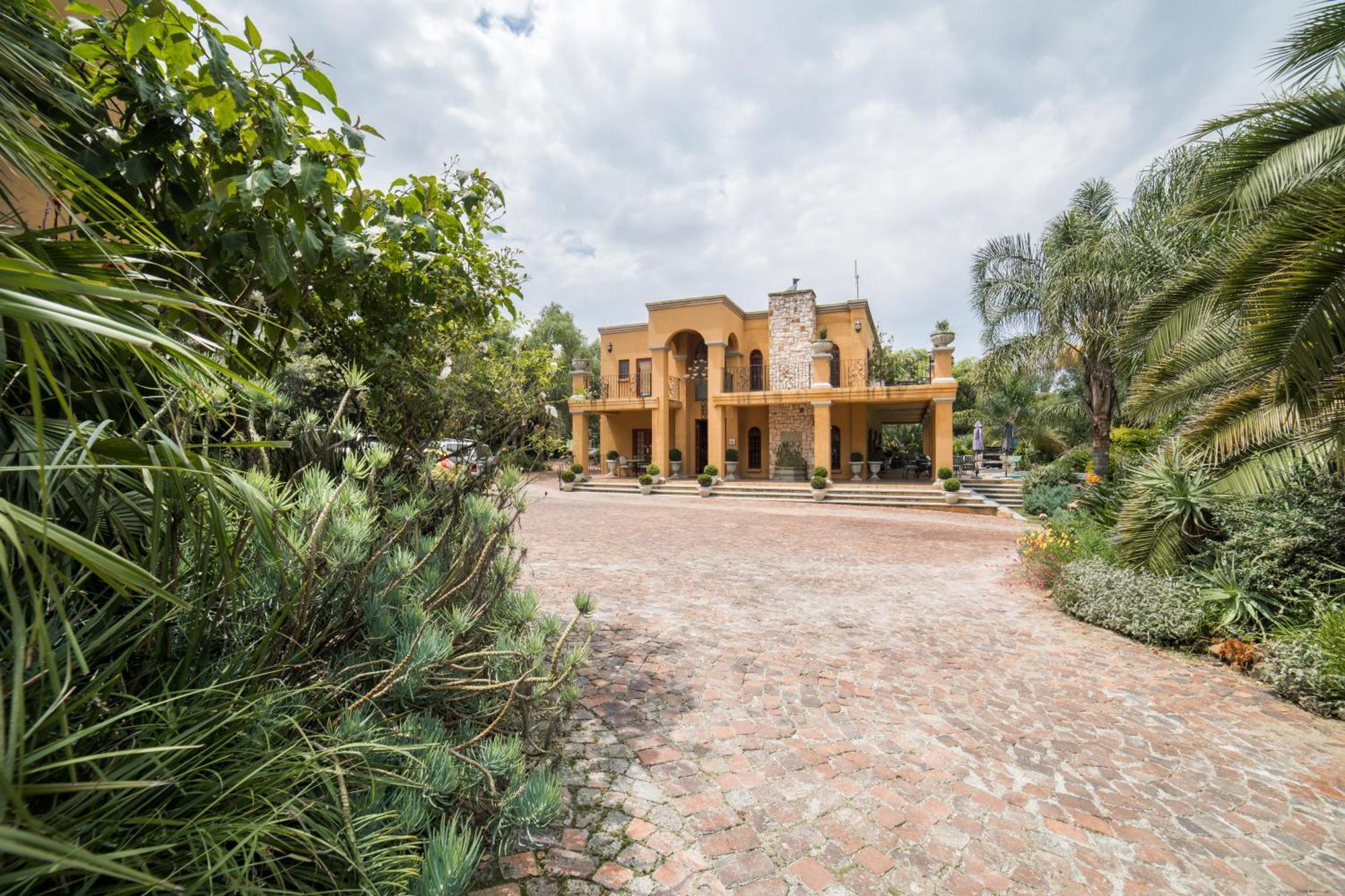 Tuareg Guest House Midrand Eksteriør bilde